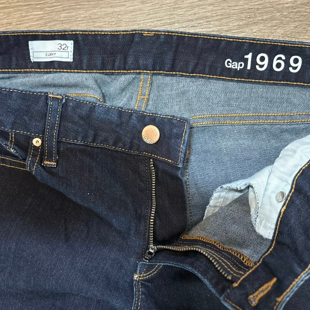 Gap - Picture 2 of 7